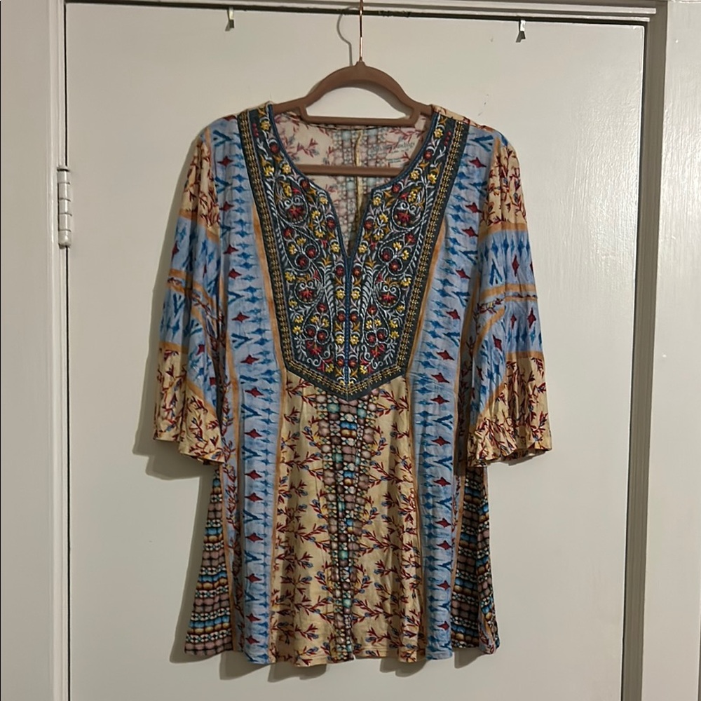 Soft Surroundings Blue and Tan Graphic Tunic with Bib Collar